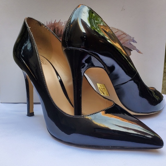 SOLD-Truth or Dare by Madona sexy heels: Size 6M - Picture 2 of 7